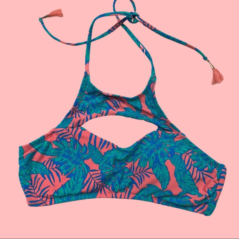 Francesca’s Palm Leaf Pattern Bikini Top size small